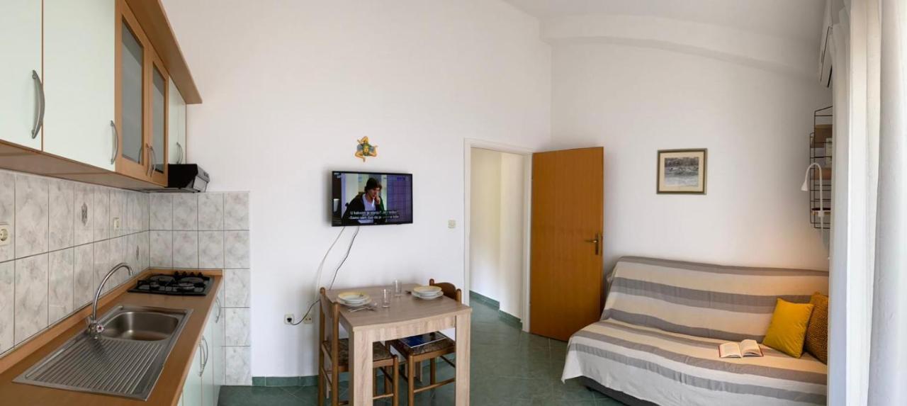 The Ana Apartments Komiža Εξωτερικό φωτογραφία
