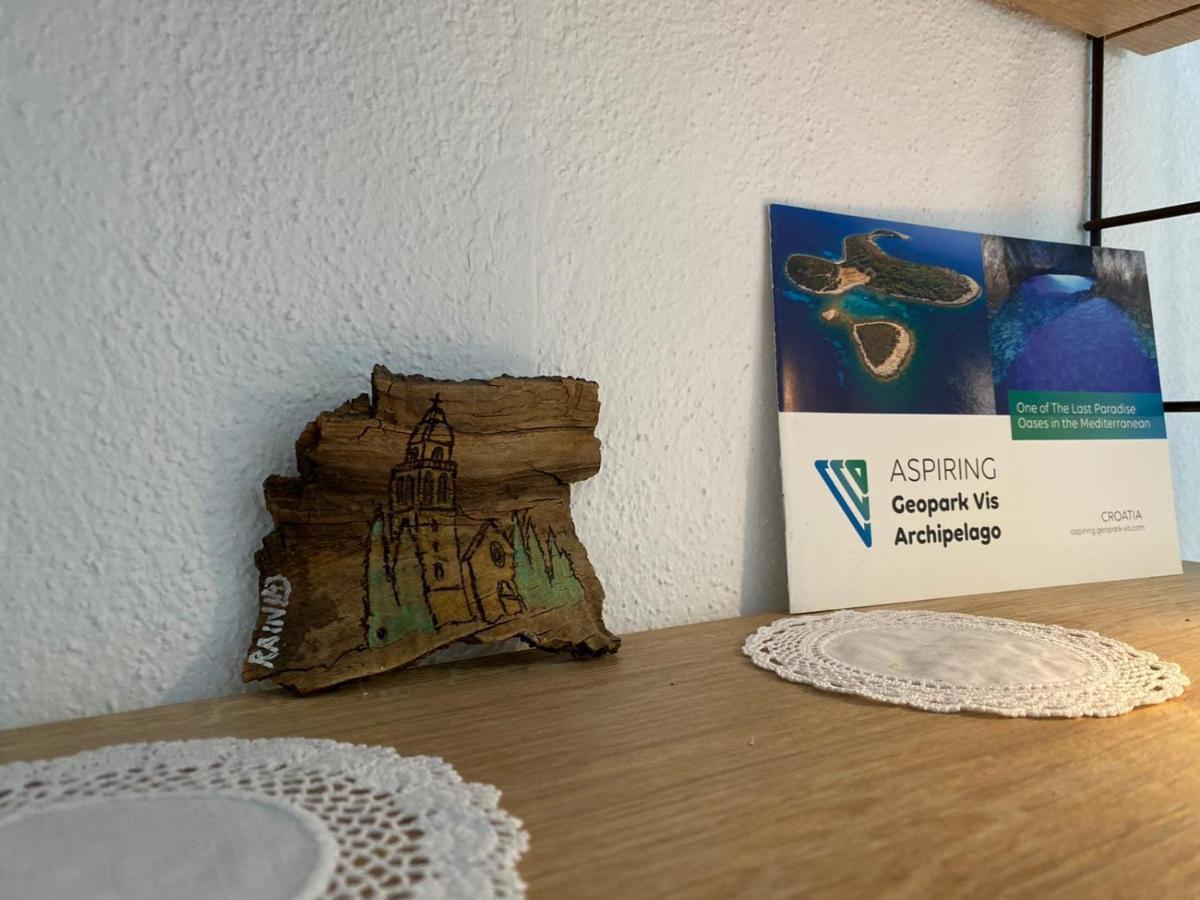 The Ana Apartments Komiža Εξωτερικό φωτογραφία