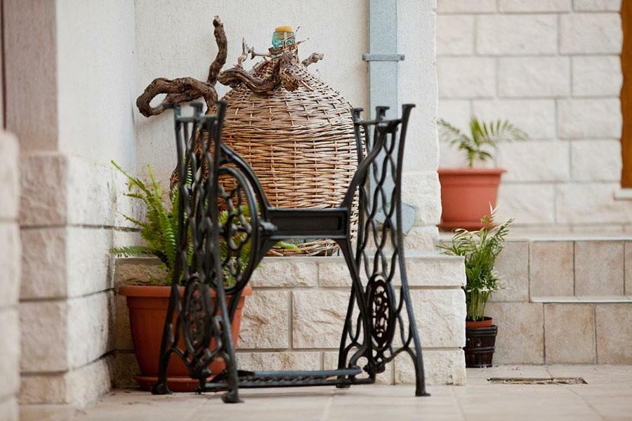 The Ana Apartments Komiža Εξωτερικό φωτογραφία