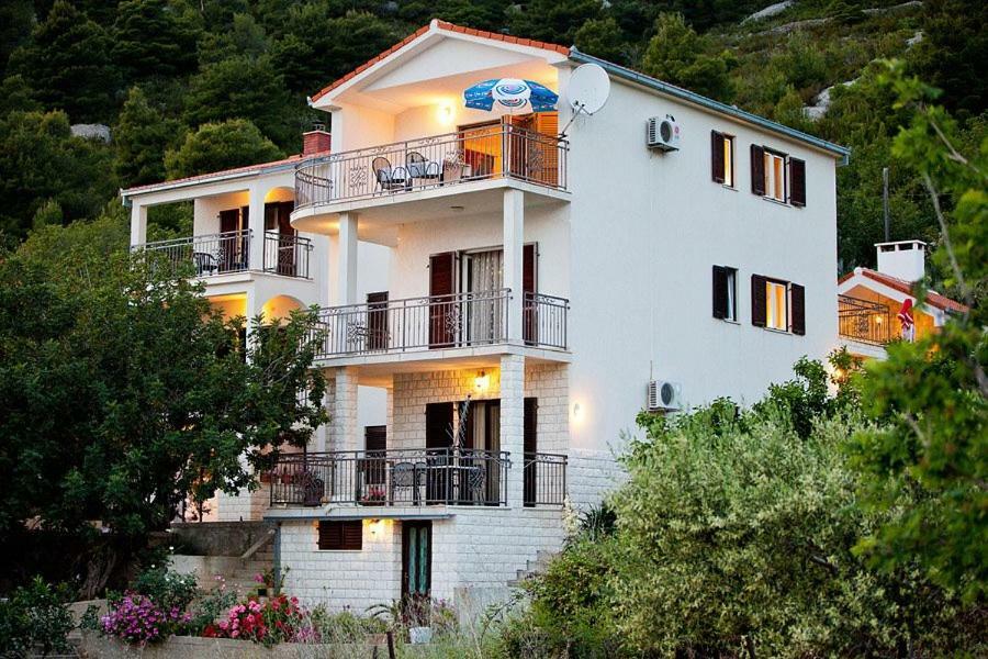 The Ana Apartments Komiža Εξωτερικό φωτογραφία